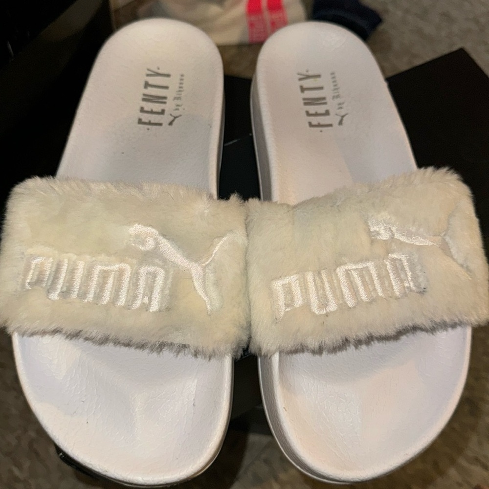 White Rihana fenty puma slippers perfect condition